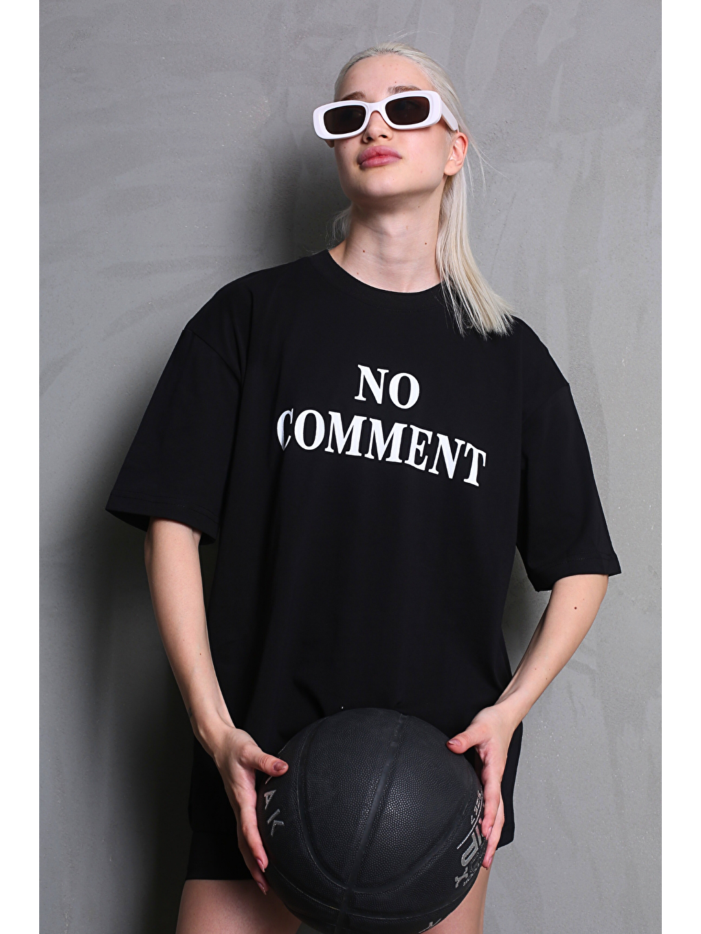 Siyah Baskılı Bisiklet Yaka Kadın Tişört Mg1763-2