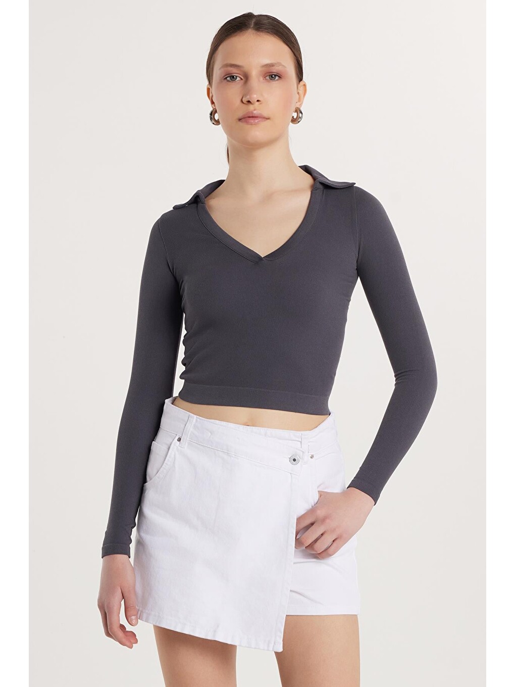 Kadın Slim Fit Dar Kesim V Yaka Antrasit Bluz-1