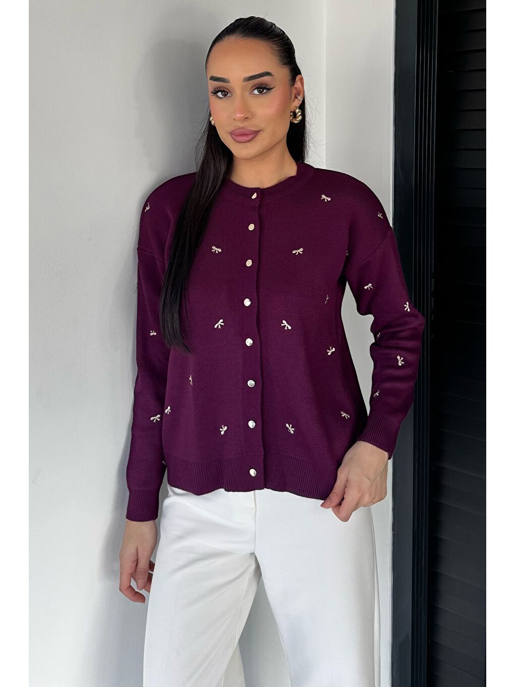 Mürdüm Kadın Fiyonk Nakışlı Triko Hırka