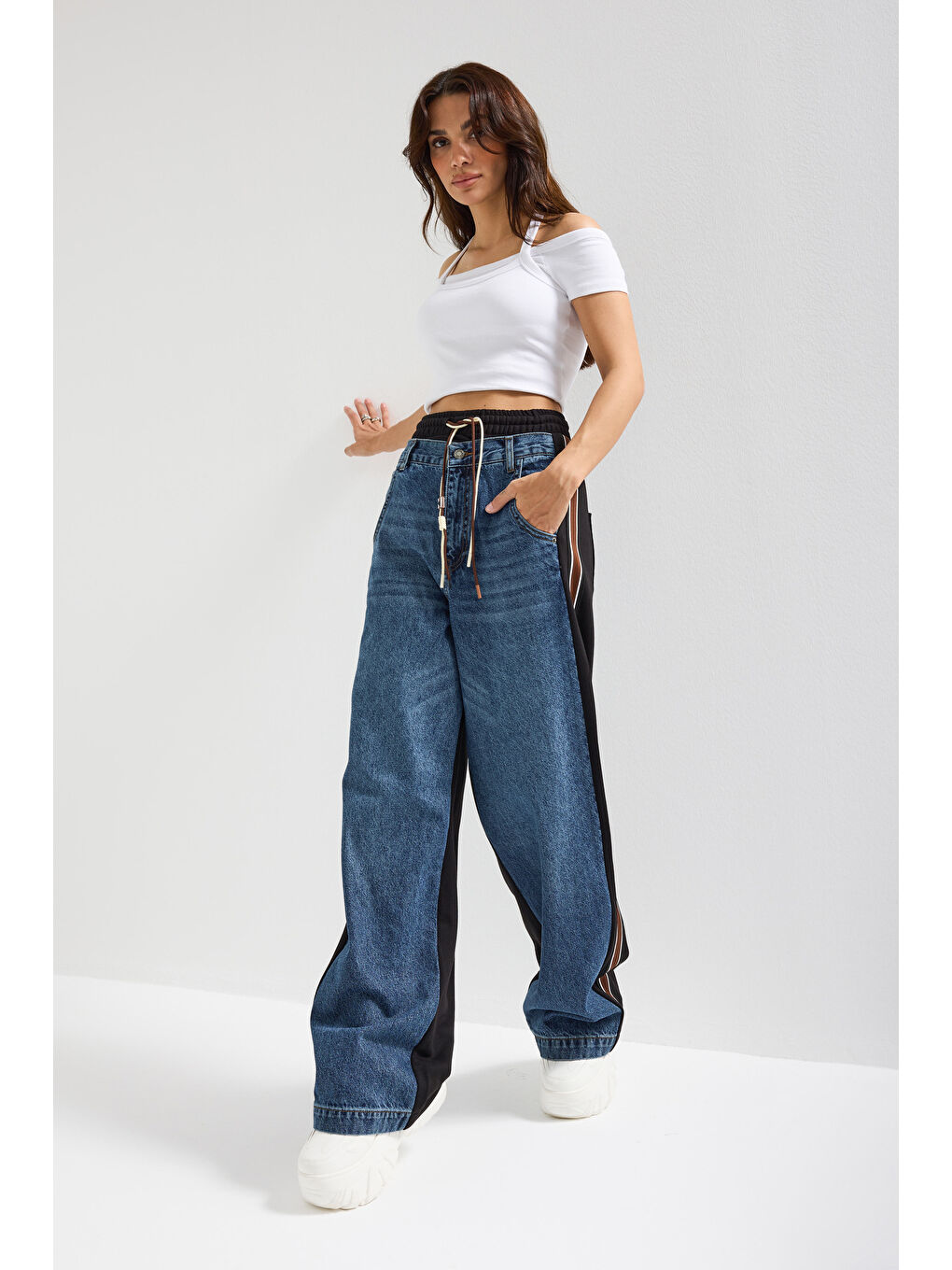 Mavi Kadın Koyu Jean Rengi 2w5-5 Straight Fit Bol Kesim Tasarım Denim Jean-1