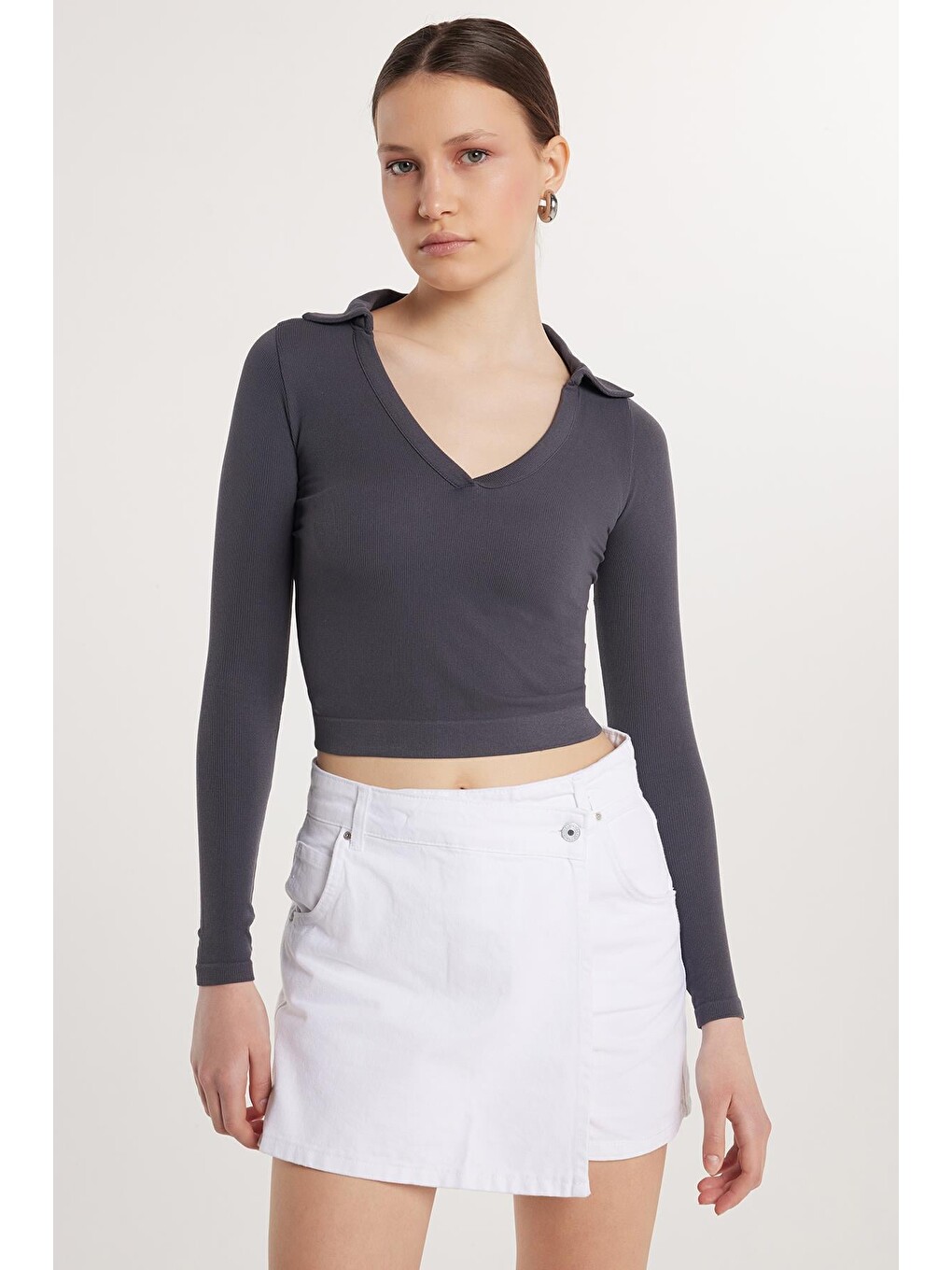 Kadın Slim Fit Dar Kesim V Yaka Antrasit Bluz-3