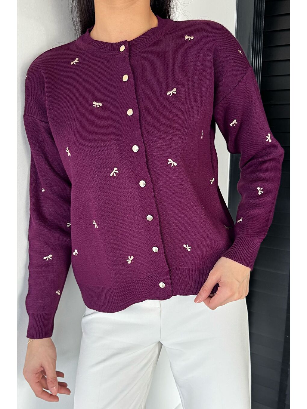 Mürdüm Kadın Fiyonk Nakışlı Triko Hırka-1