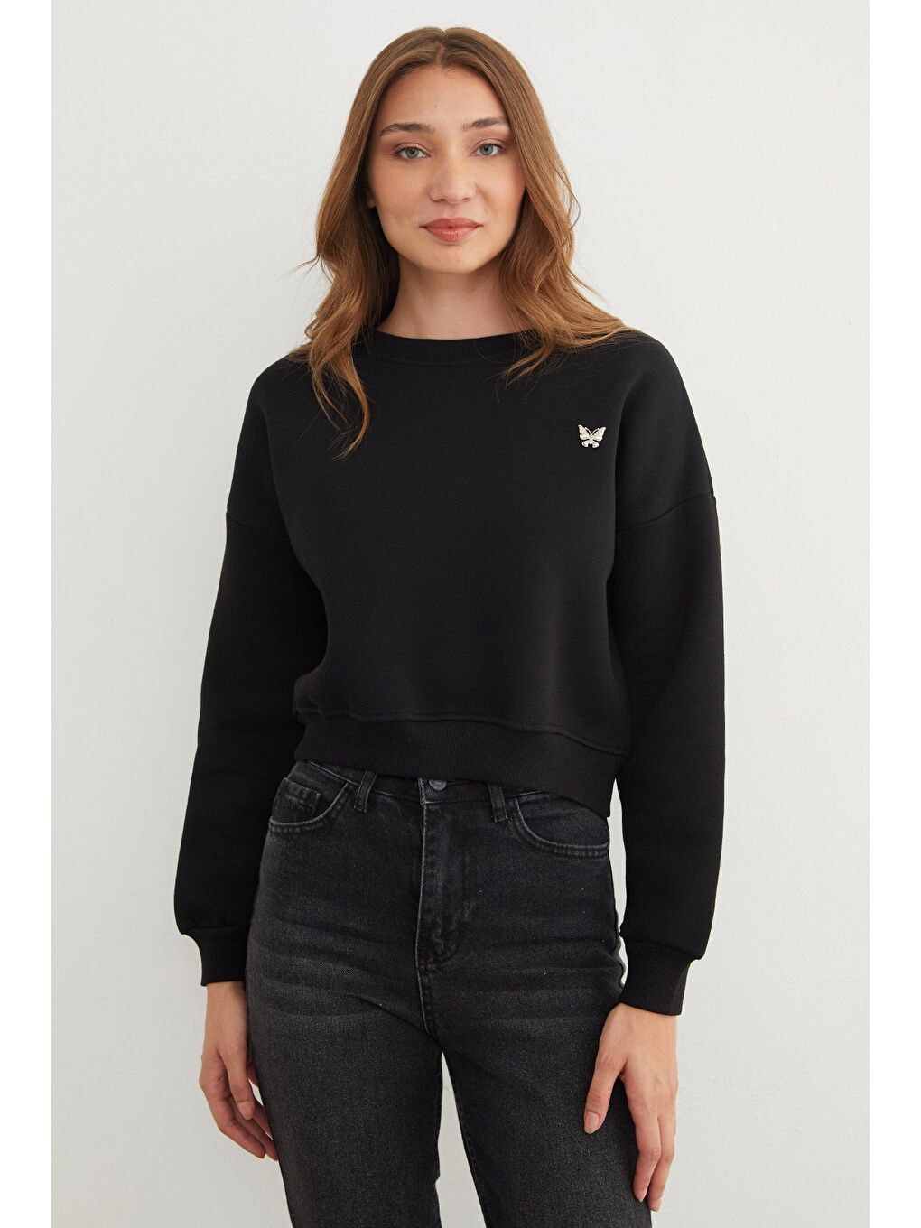 Siyah 3 İplik Metal Kelebek Aksesuarlı Sweatshirt-2