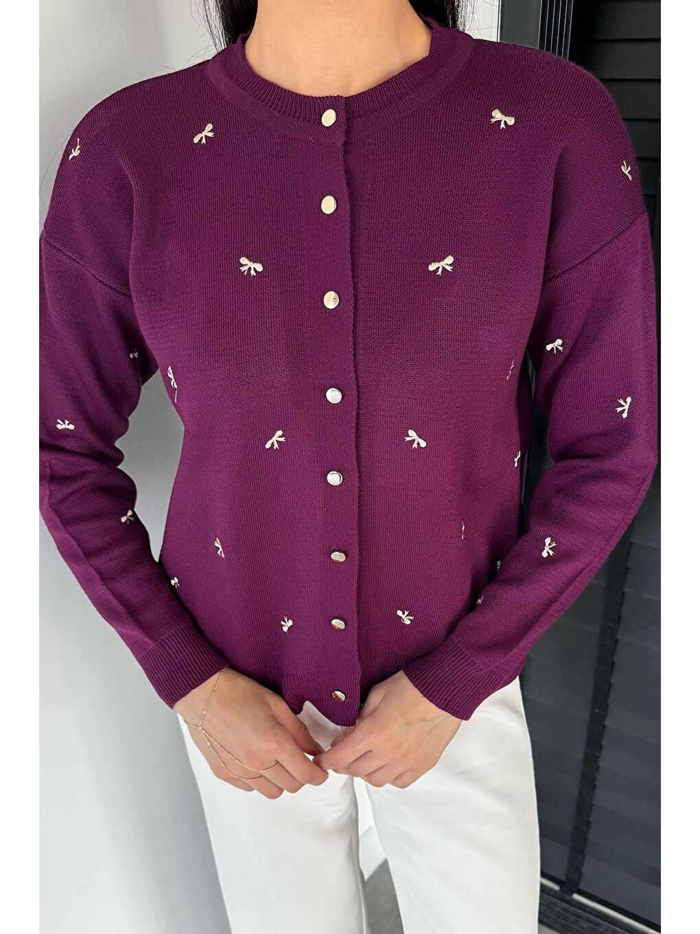 Mürdüm Kadın Fiyonk Nakışlı Triko Hırka-2