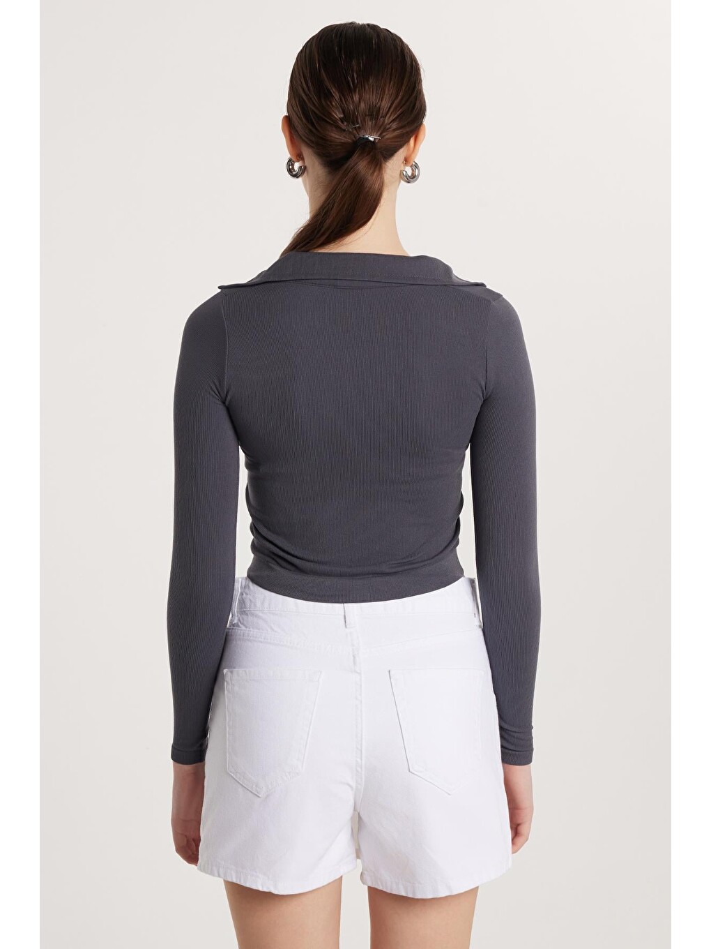 Kadın Slim Fit Dar Kesim V Yaka Antrasit Bluz-4