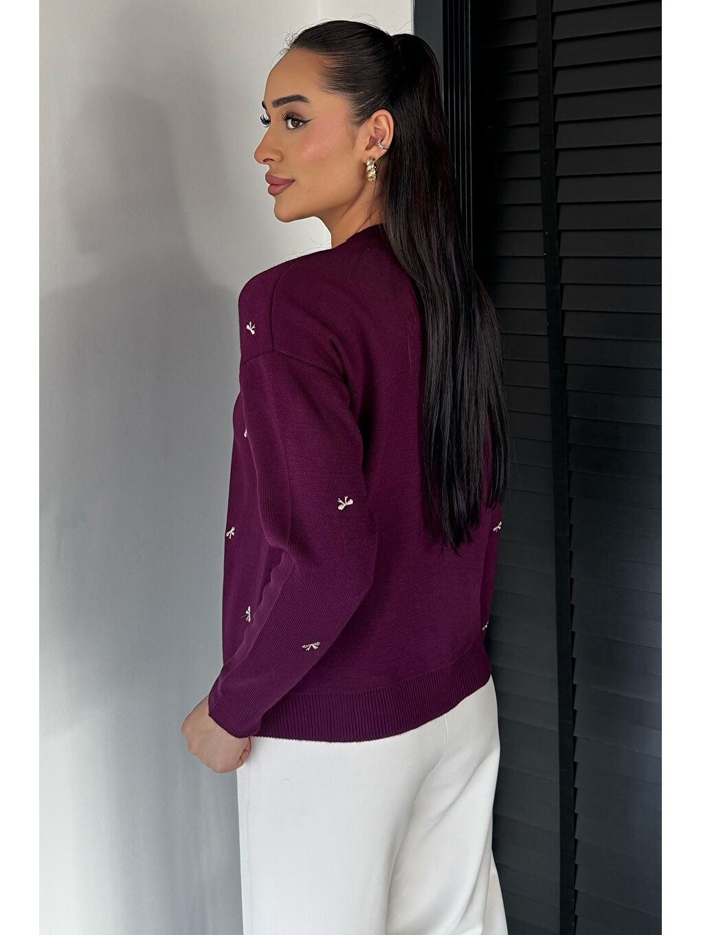 Mürdüm Kadın Fiyonk Nakışlı Triko Hırka-3