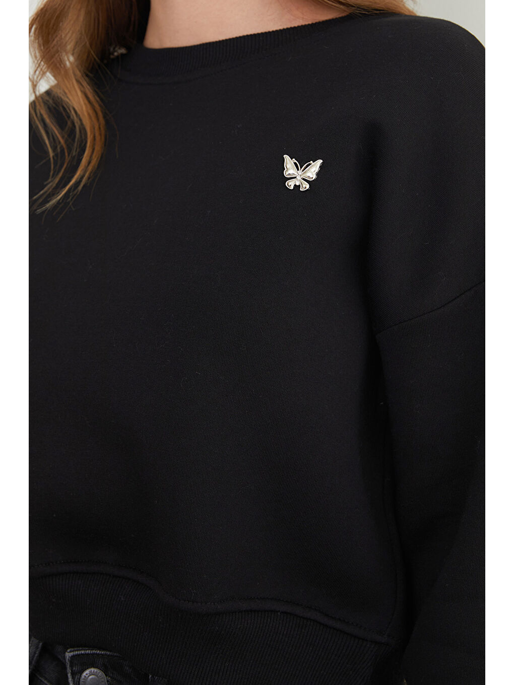 Siyah 3 İplik Metal Kelebek Aksesuarlı Sweatshirt-3