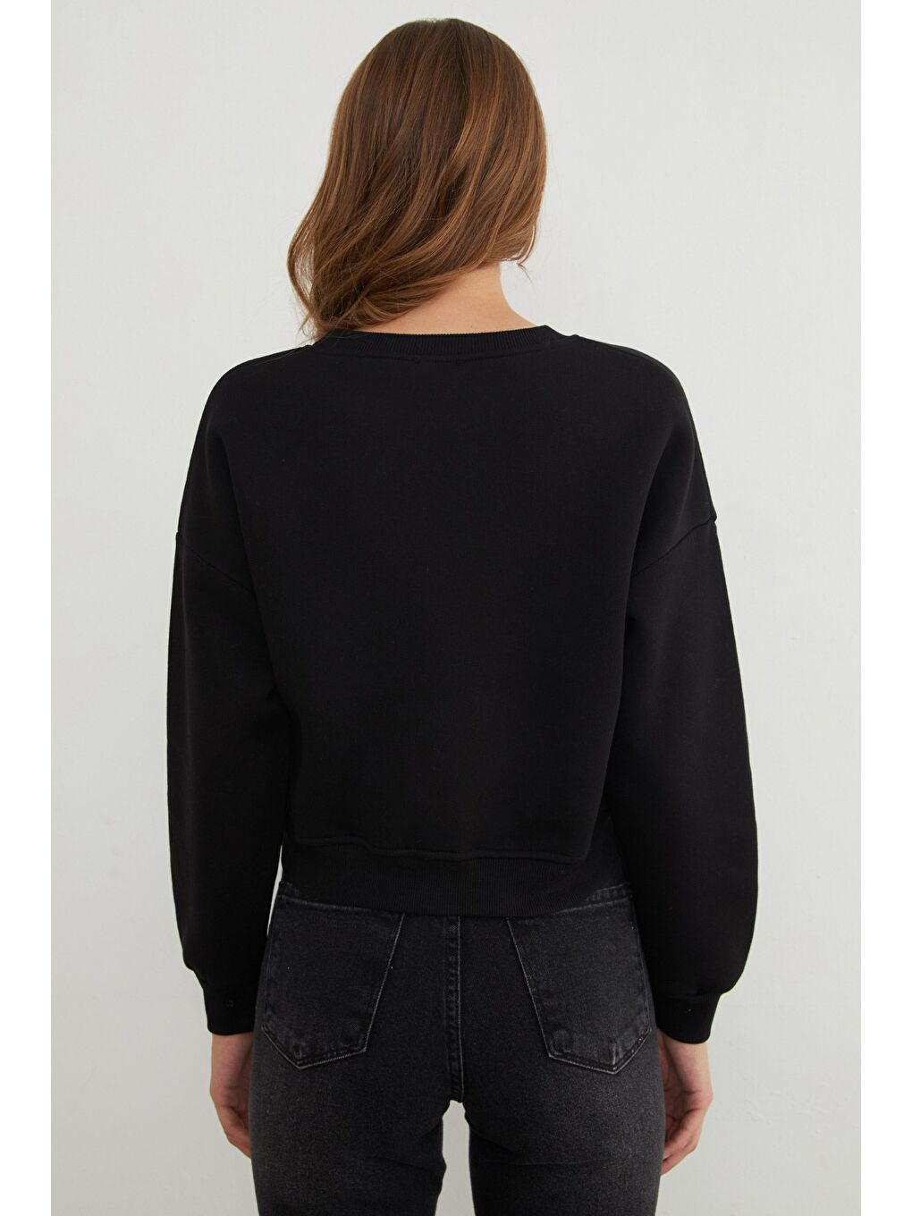 Siyah 3 İplik Metal Kelebek Aksesuarlı Sweatshirt-4