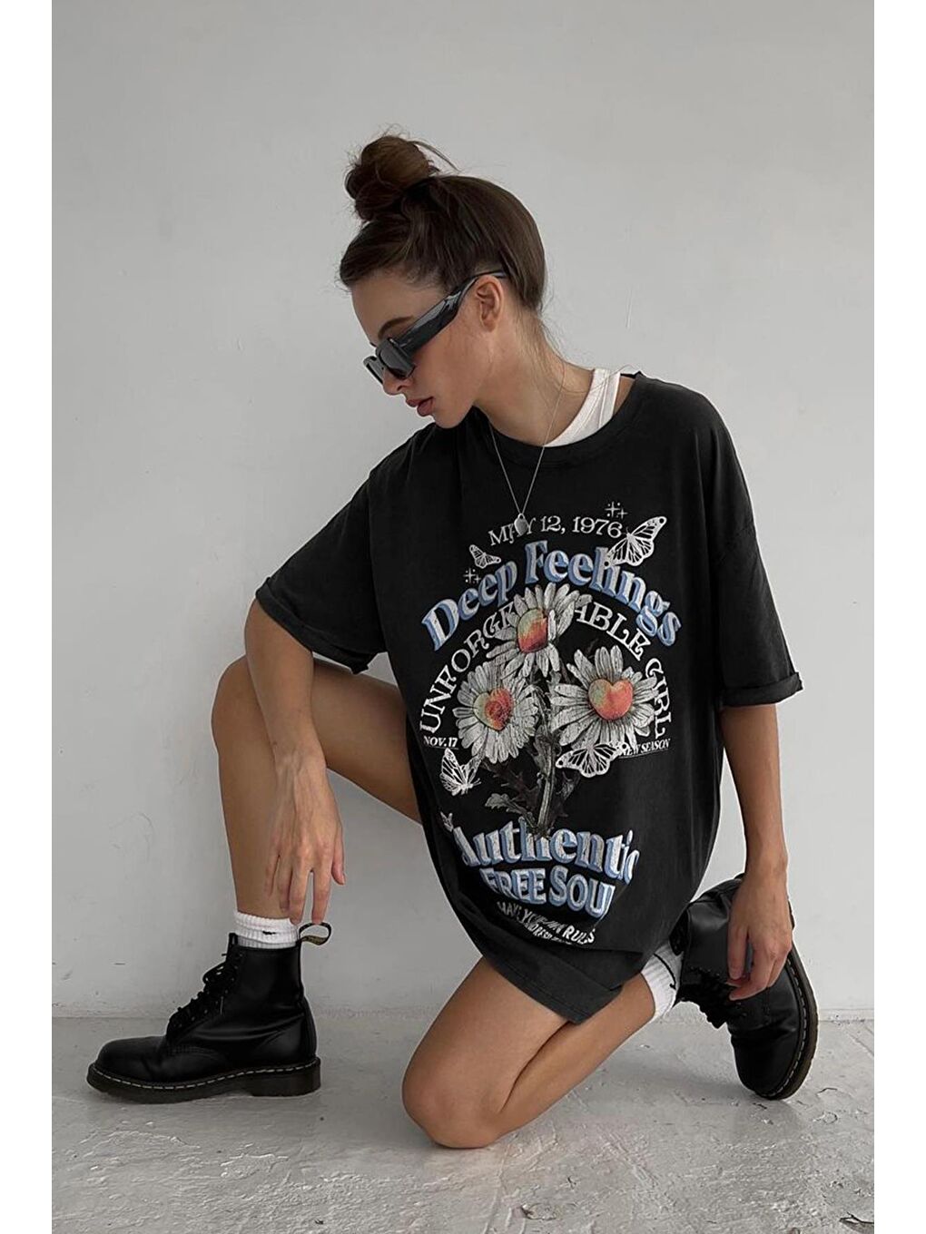 Gri Füme Papatya Baskılı Kadın Tişört Mg1768-8