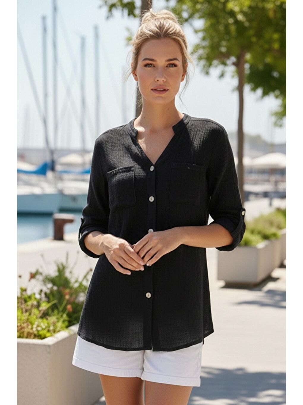 Siyah Hakim Yaka Düğmeli 3/4 Kol Çift Cepli Arkası Fistolu Casual Müslin Salaş Dokuma Gömlek 74 65-4