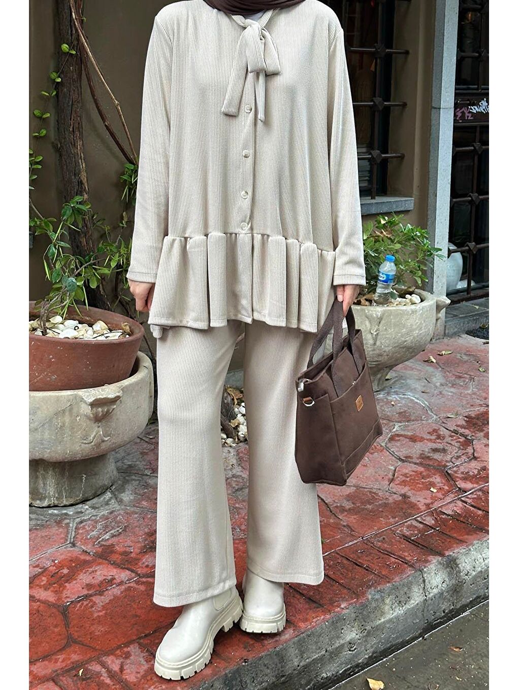 Bej Örme Fitilli Kumaş Eteği Volan Detaylı Tesettür Takım Taş-2