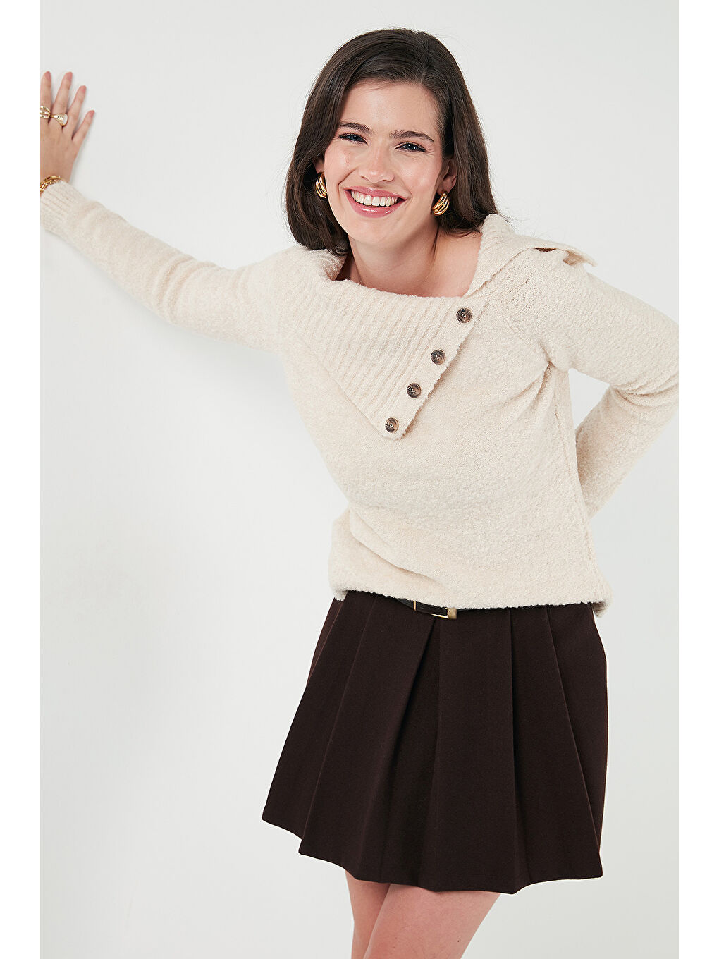 Bej Premium Regular Fit Kayık Yaka Düğme Detaylı Kazak 680KZ002563-4