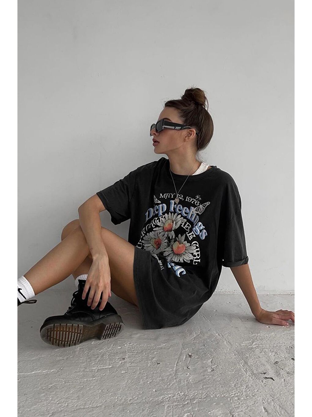 Gri Füme Papatya Baskılı Kadın Tişört Mg1768-9