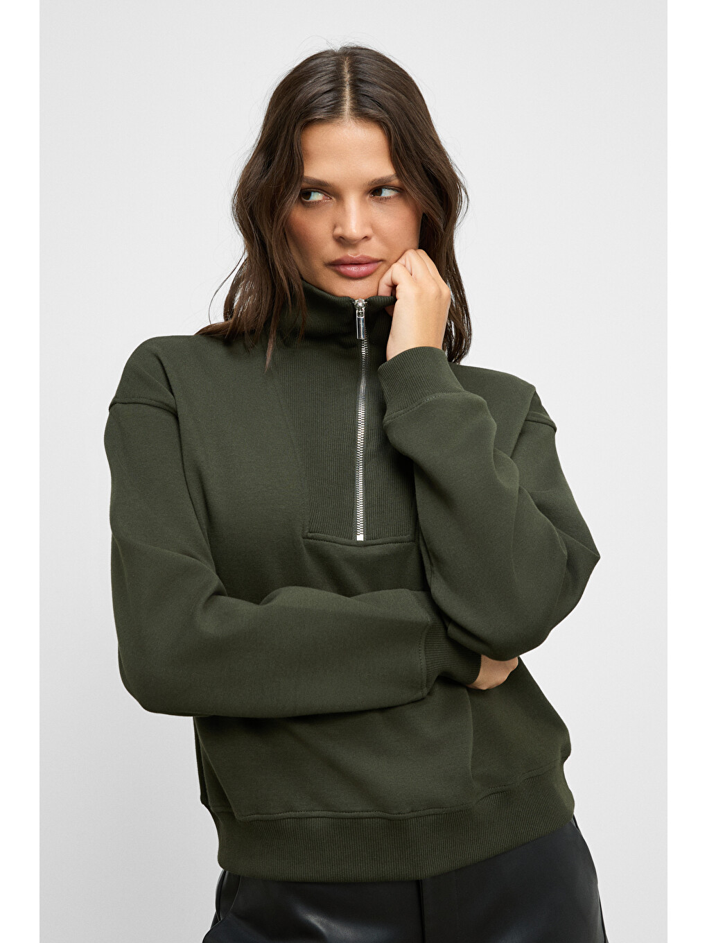 Endora Kadın Yumuşak Polarlı Kumaşlı Yakası Fermuarlı Regular Haki Sweatshirt-3