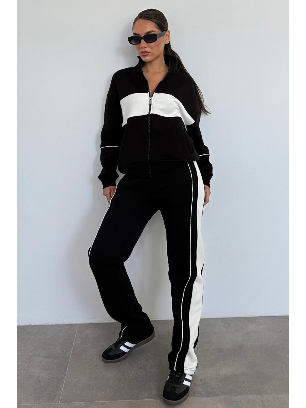 Siyah Dik Yaka Fermuarlı Şeritli Eşofman Takımı Mg2216