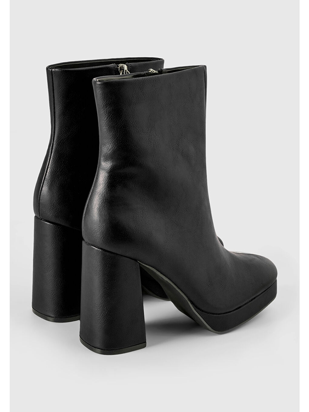 Kadın Siyah Suni Deri Yarım Çizme-1