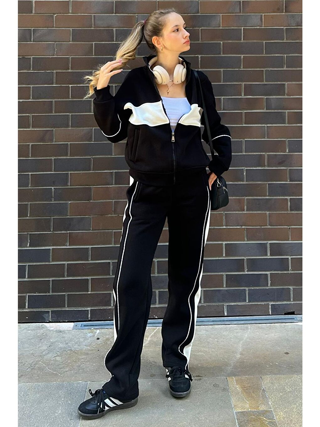 Siyah Dik Yaka Fermuarlı Şeritli Eşofman Takımı Mg2216-4