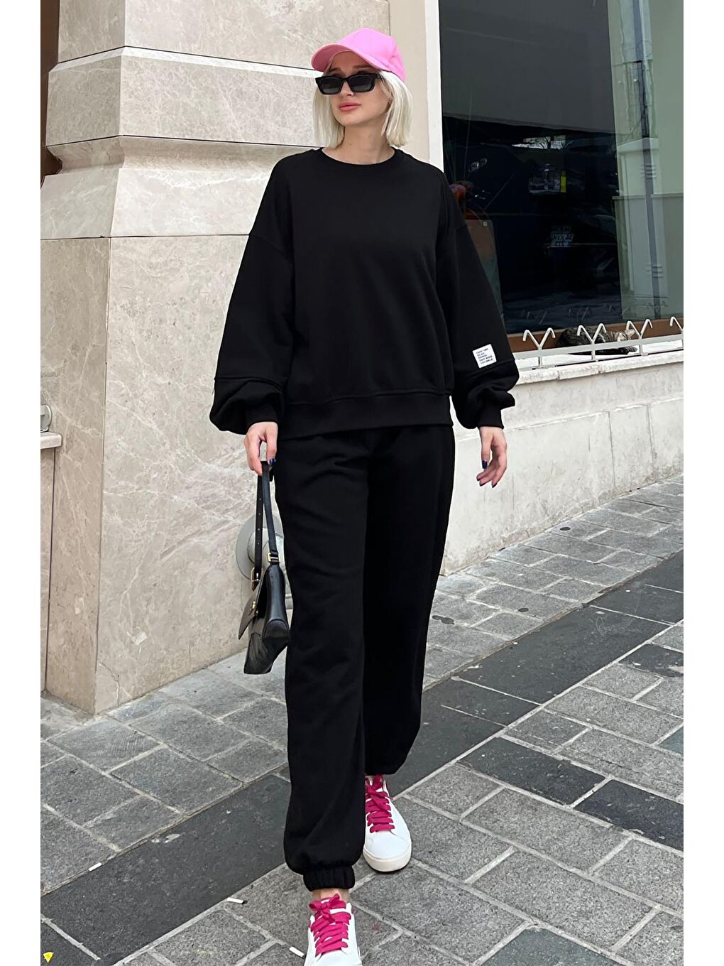 Siyah Bisiklet Yaka Arma Detaylı Kadın Eşofman Takımı Mg2186-3