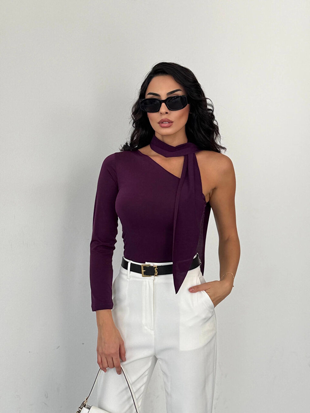 Kadın Mor Fularlı Sandy Kumaş Asimetrik Kesim Bluz HZL25S-FRY123371-3