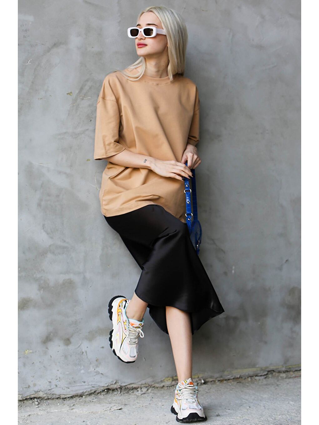 Bej Bisiklet Yaka Basic Oversize Tişört MG1687-5