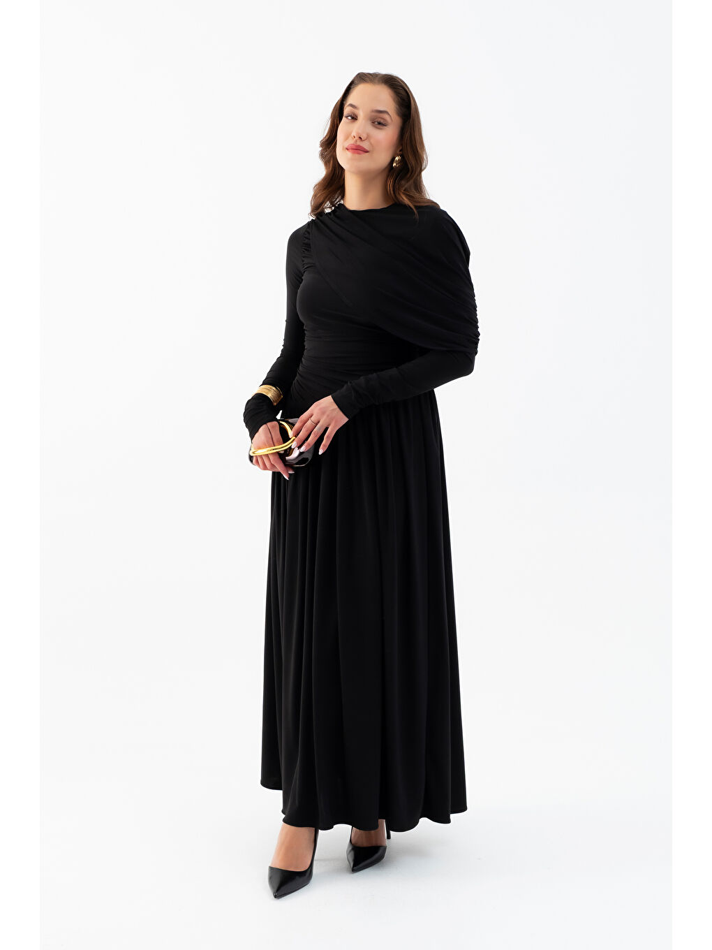 Kadın Siyah Omuz Parçalı Çapraz Büzgülü Uzun Elbise-1