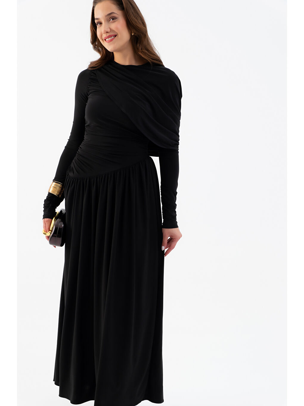 Kadın Siyah Omuz Parçalı Çapraz Büzgülü Uzun Elbise-2