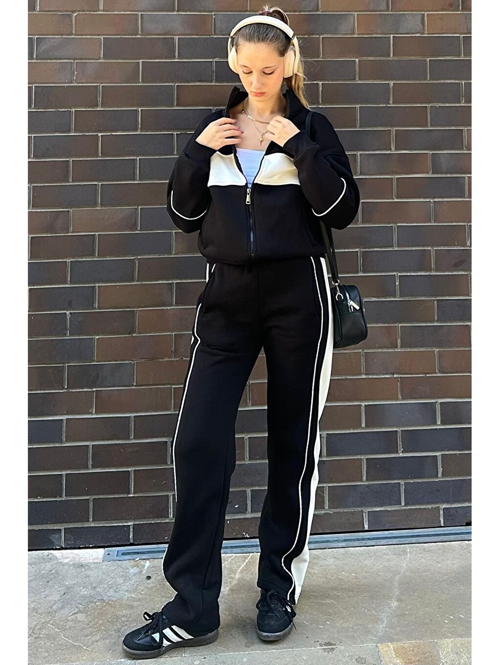 Siyah Dik Yaka Fermuarlı Şeritli Eşofman Takımı Mg2216-7