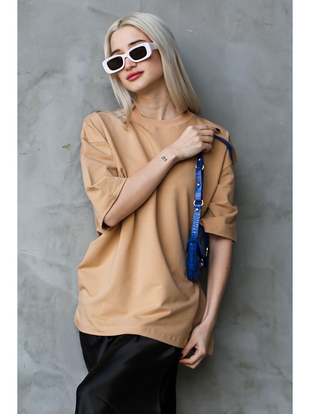 Bej Bisiklet Yaka Basic Oversize Tişört MG1687-7