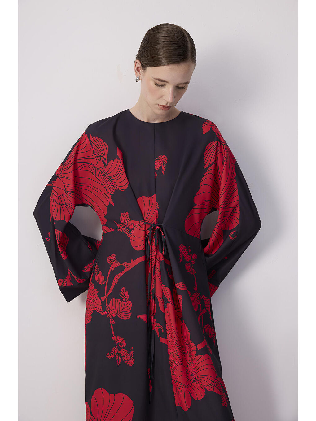 Siyah Çiçek Desenli Önü Bağlamalı Elbise-1