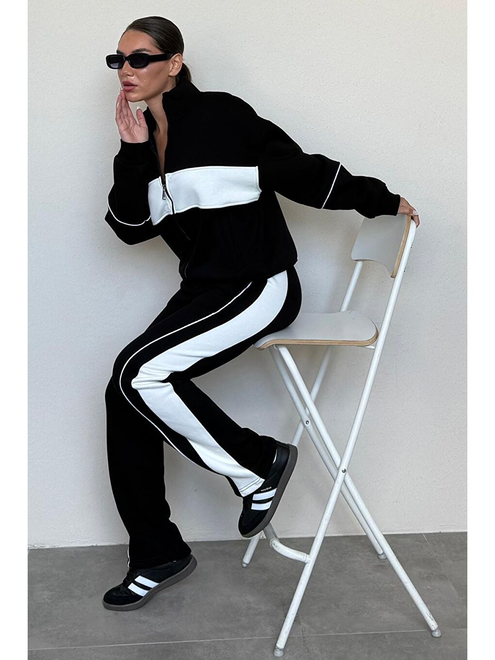 Siyah Dik Yaka Fermuarlı Şeritli Eşofman Takımı Mg2216-8