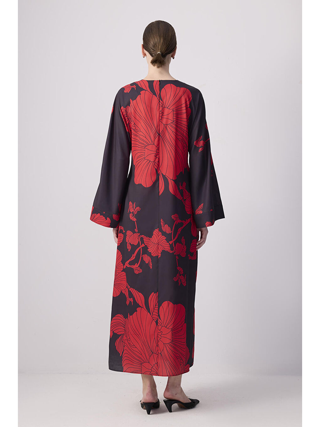 Siyah Çiçek Desenli Önü Bağlamalı Elbise-3