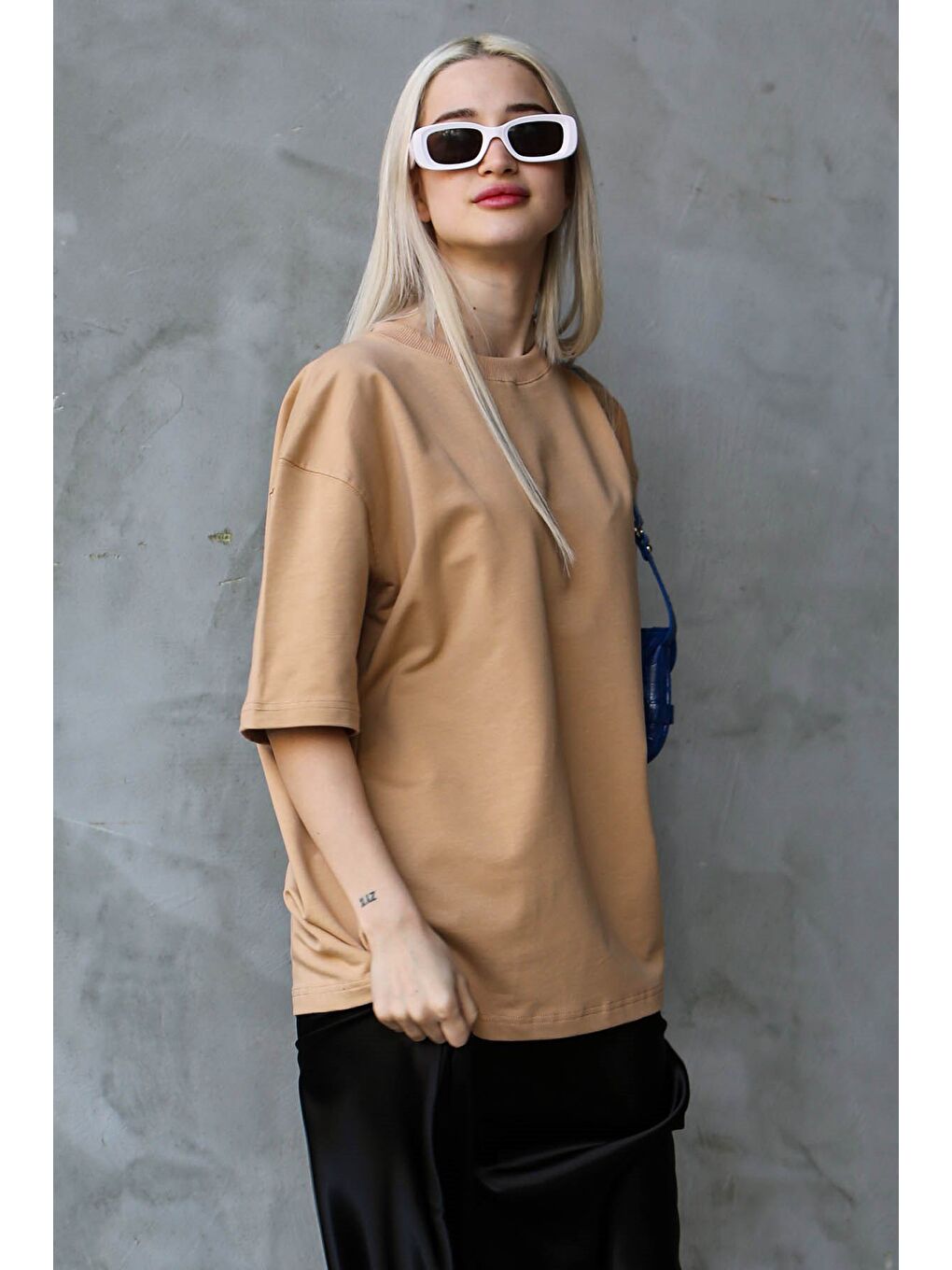 Bej Bisiklet Yaka Basic Oversize Tişört MG1687-9