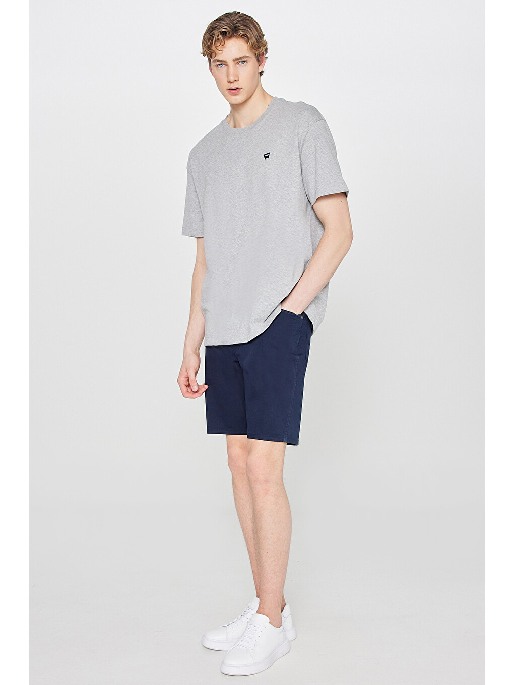 Lacivert Pamuklu Slim Fit Dar Kesim 5 Cepli Esnek Şort-1