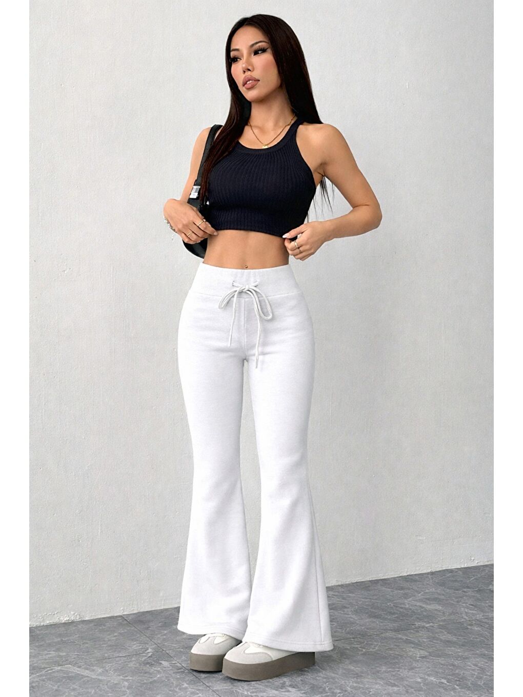 Beyaz Kadın Yüksek Bel Flare Paça Eşofman Altı – 2 İplik Kumaş, Toparlayıcı, İspanyol Paça-2