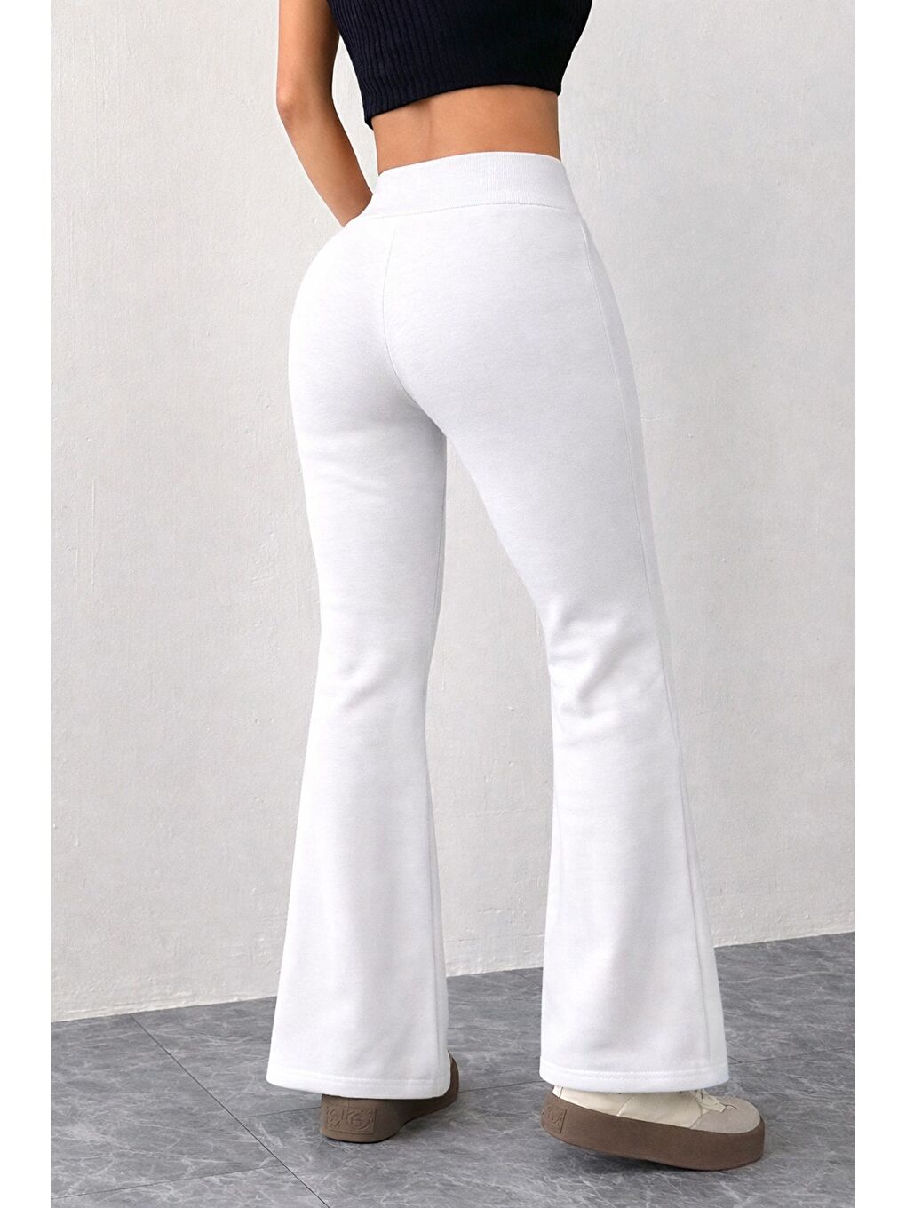 Beyaz Kadın Yüksek Bel Flare Paça Eşofman Altı – 2 İplik Kumaş, Toparlayıcı, İspanyol Paça-3