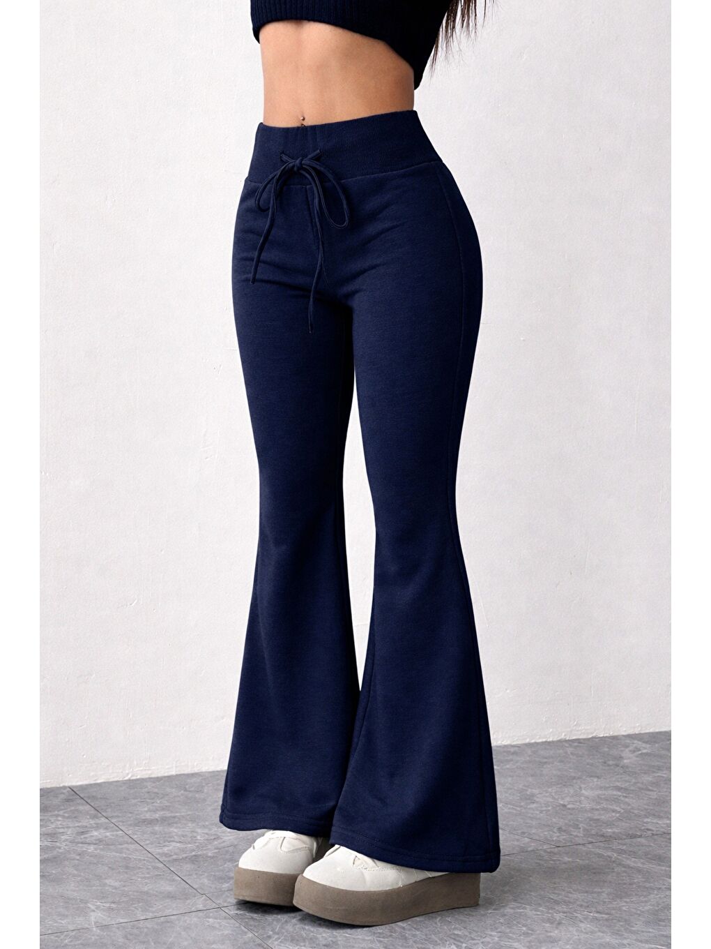 Lacivert Kadın Yüksek Bel Flare Paça Eşofman Altı – 2 İplik Kumaş, Toparlayıcı, İspanyol Paça