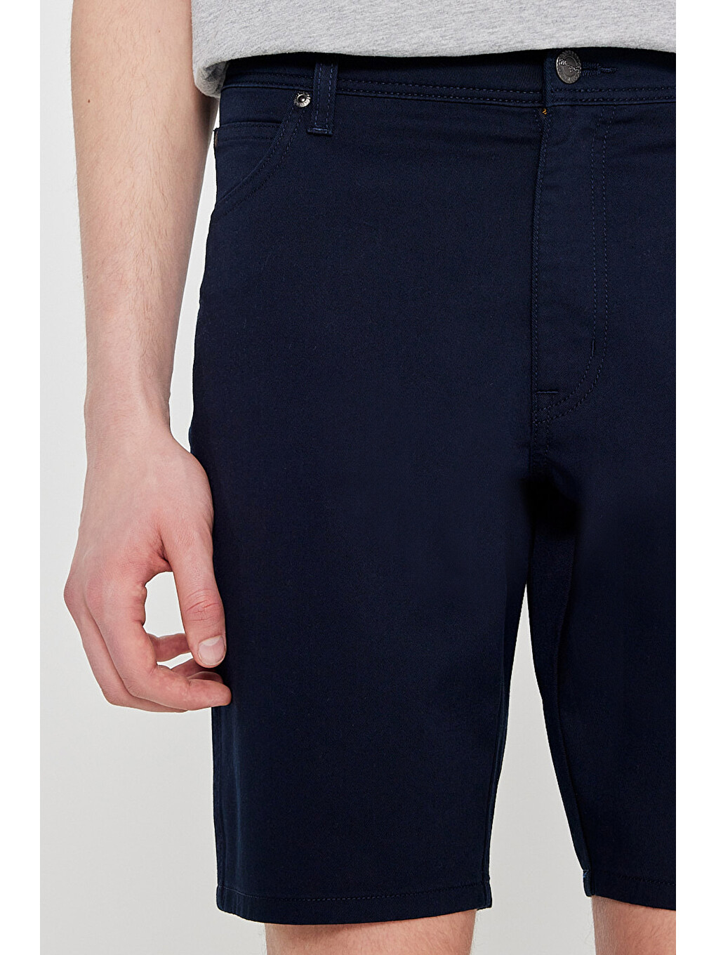 Lacivert Pamuklu Slim Fit Dar Kesim 5 Cepli Esnek Şort-4