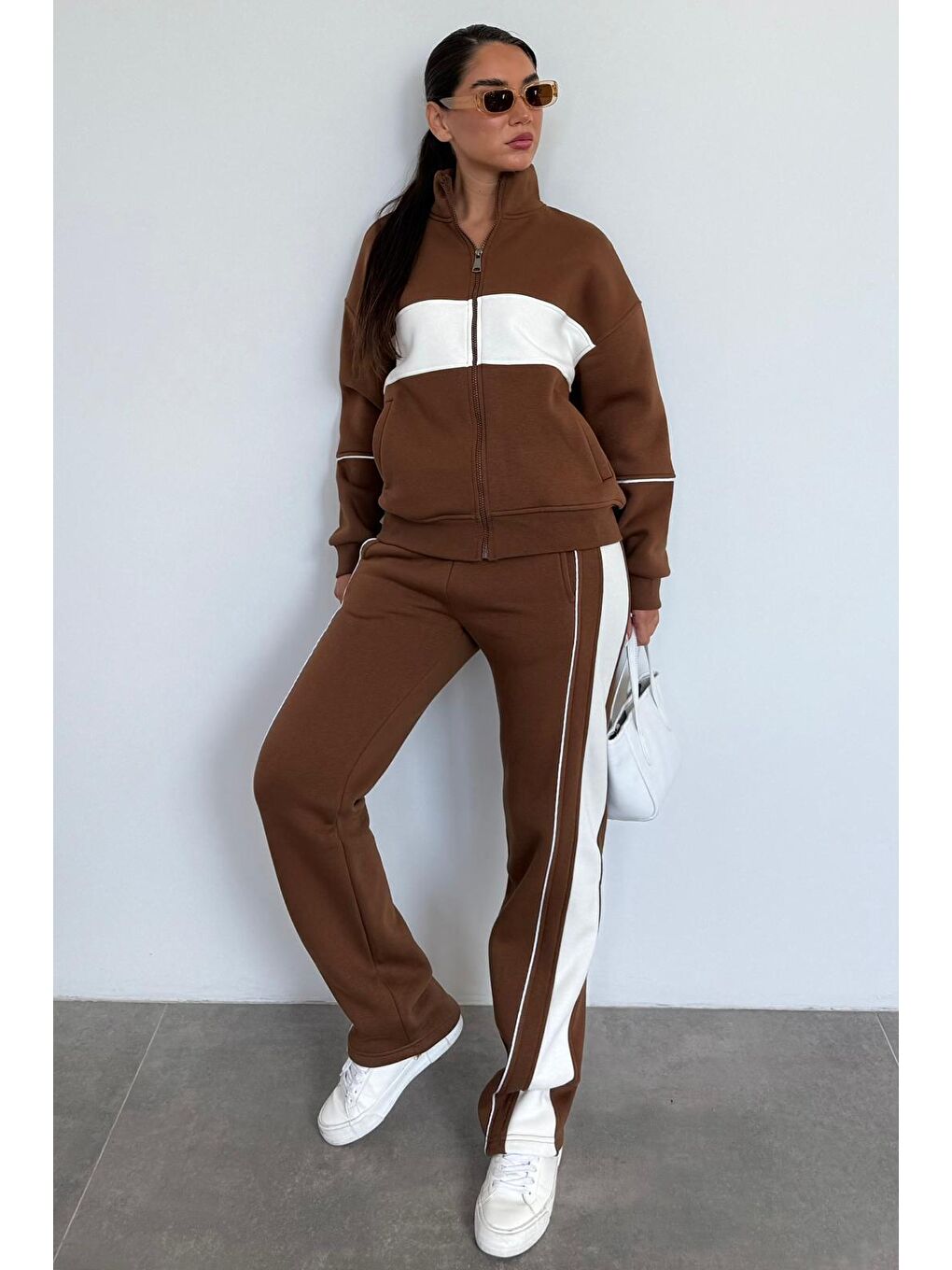 Kahverengi Dik Yaka Fermuarlı Şeritli Eşofman Takımı Mg2216