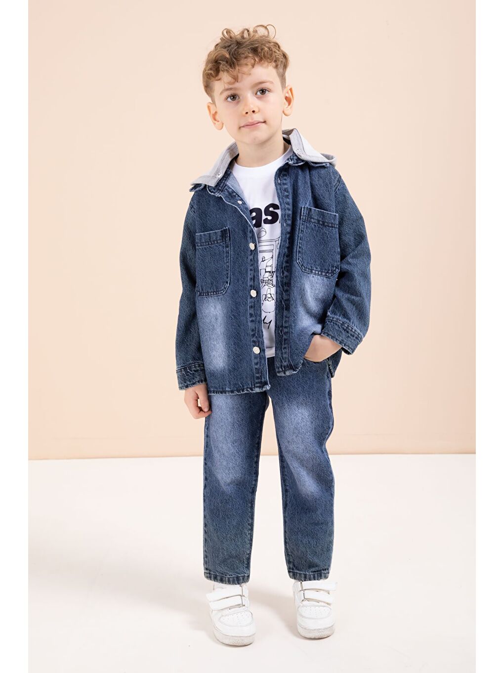 Lacivert Kapüşonlu Jean Ceketli Pantolonlu Erkek Çocuk Baskılı Tişörtlü 3lü Takım 23617-2