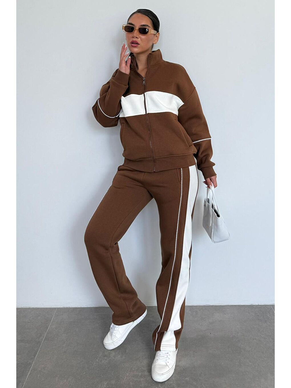 Kahverengi Dik Yaka Fermuarlı Şeritli Eşofman Takımı Mg2216-1