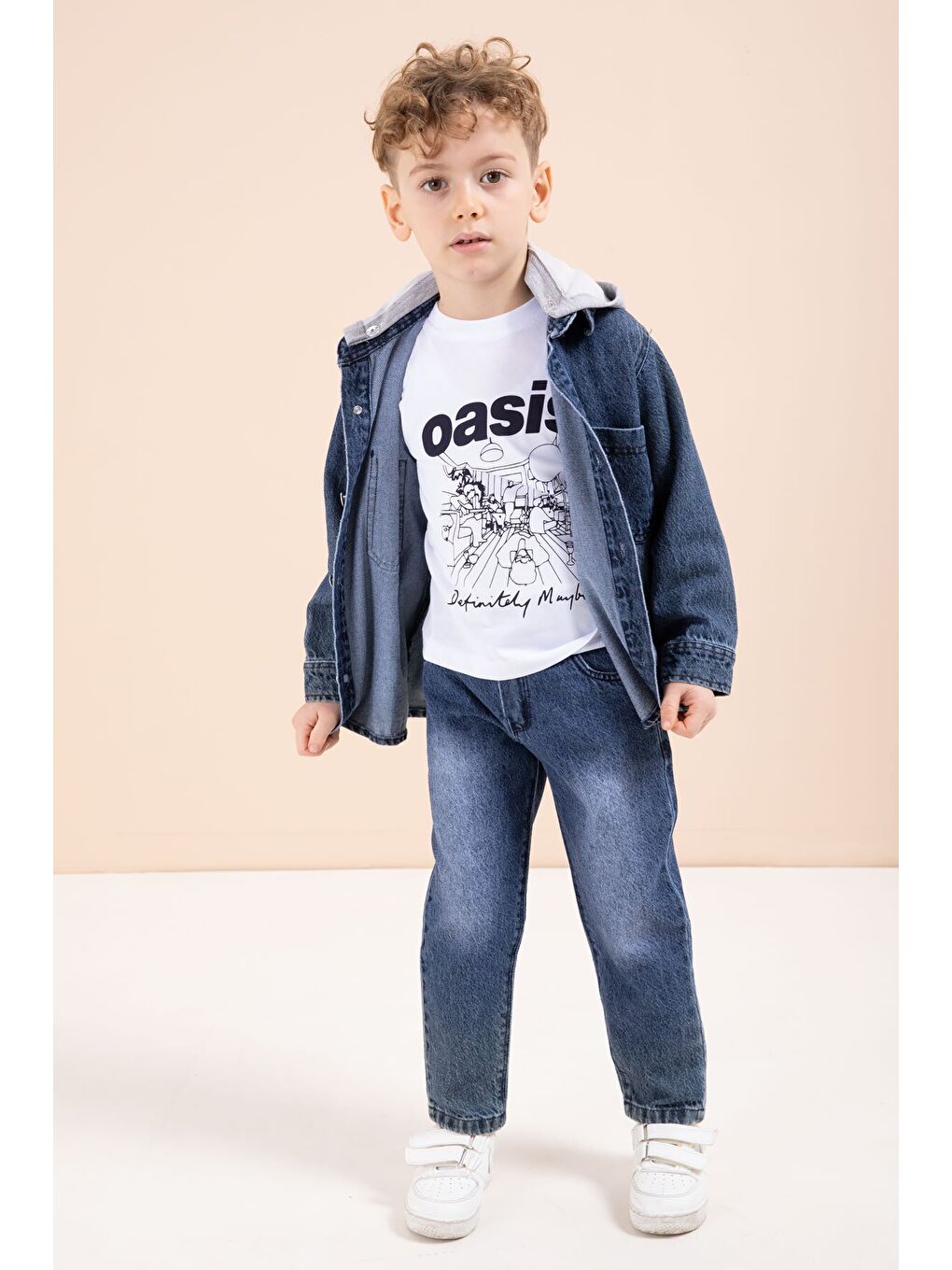 Lacivert Kapüşonlu Jean Ceketli Pantolonlu Erkek Çocuk Baskılı Tişörtlü 3lü Takım 23617-4