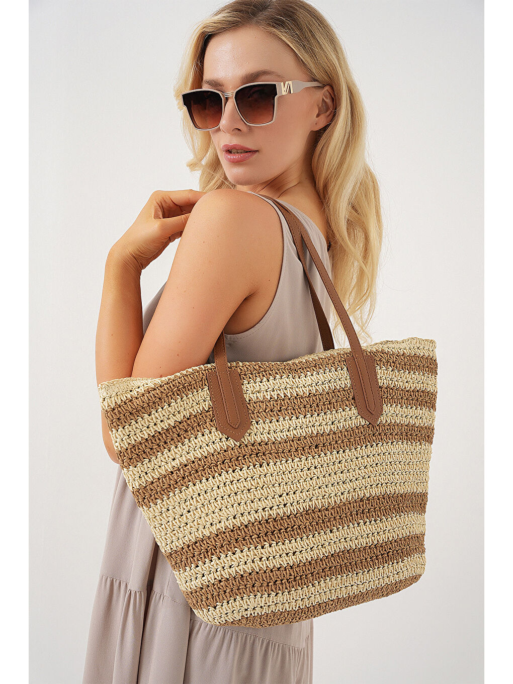 Kadın Fermuarlı Hasır Çanta 010189 - Bej