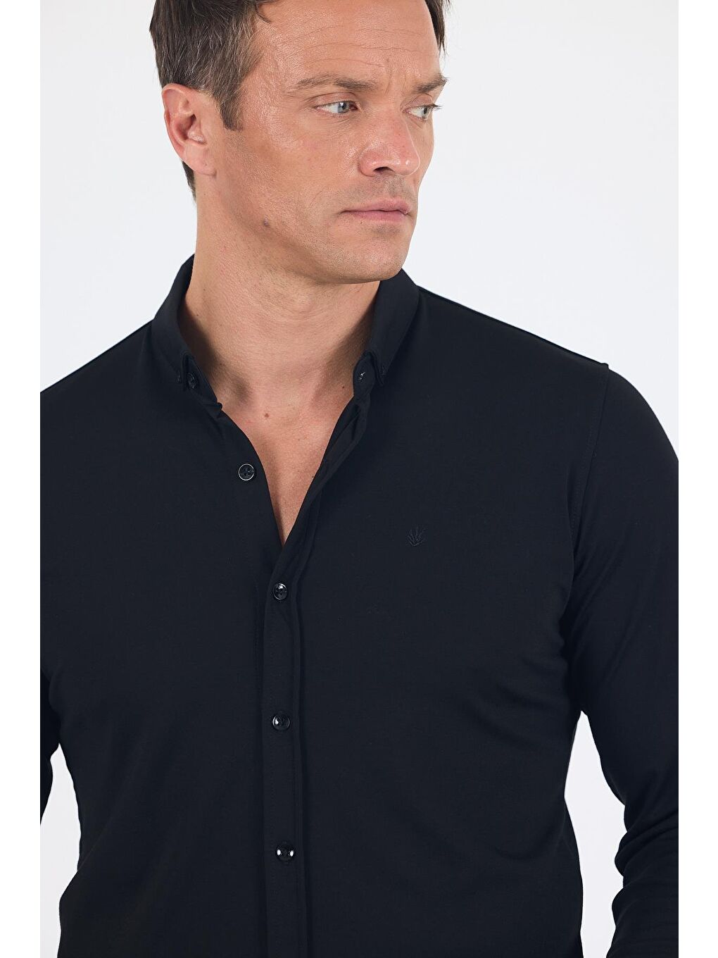 Siyah İtalyan Düğmeli Yaka Uzunkol Cepsiz Slim Fit Gömlek 1004250254-3