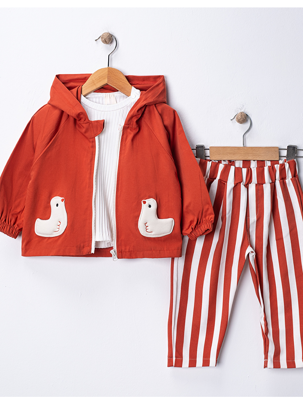 Kahverengi Kız Çocuk Gabardin Ceketli Takım – %100 Pamuklu İç Penye, Beli Lastikli Kemerli Pantolon 2-5 Yaş-2