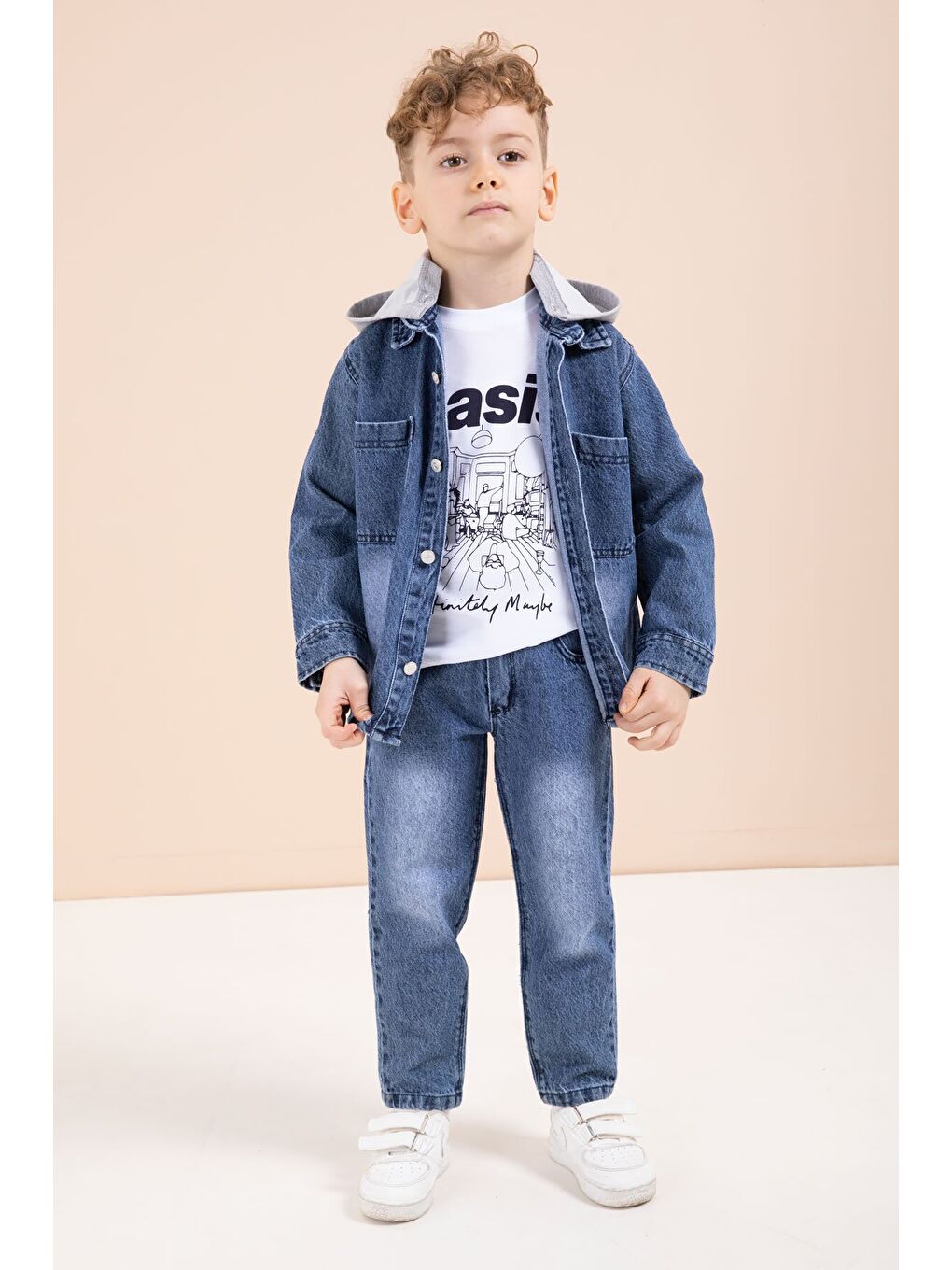 Mavi Kapüşonlu Jean Ceketli Pantolonlu Erkek Çocuk Baskılı Tişörtlü 3lü Takım 23616-2