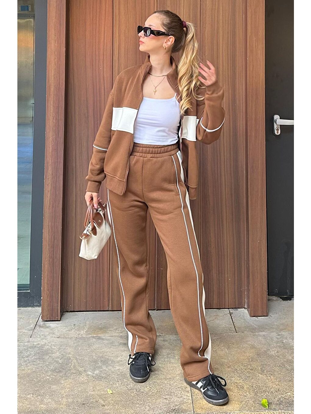 Kahverengi Dik Yaka Fermuarlı Şeritli Eşofman Takımı Mg2216-3