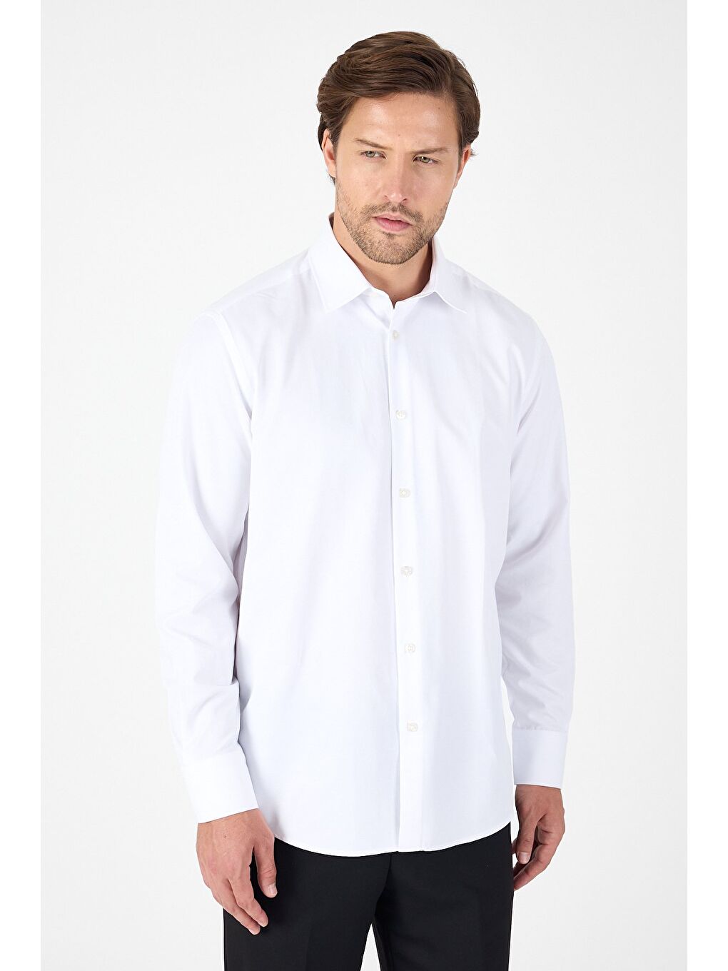 Beyaz Uzun Kol Sert Yaka Cepsiz Comfort Fit Pamuklu Gömlek 1004250914-2