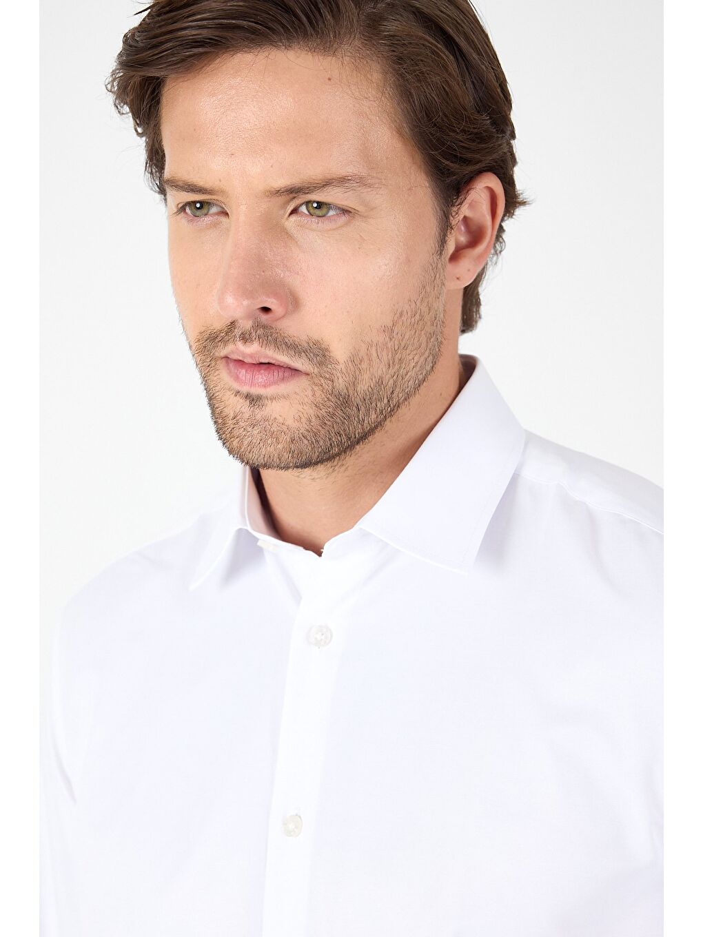 Beyaz Uzun Kol Sert Yaka Cepsiz Comfort Fit Pamuklu Gömlek 1004250914-3