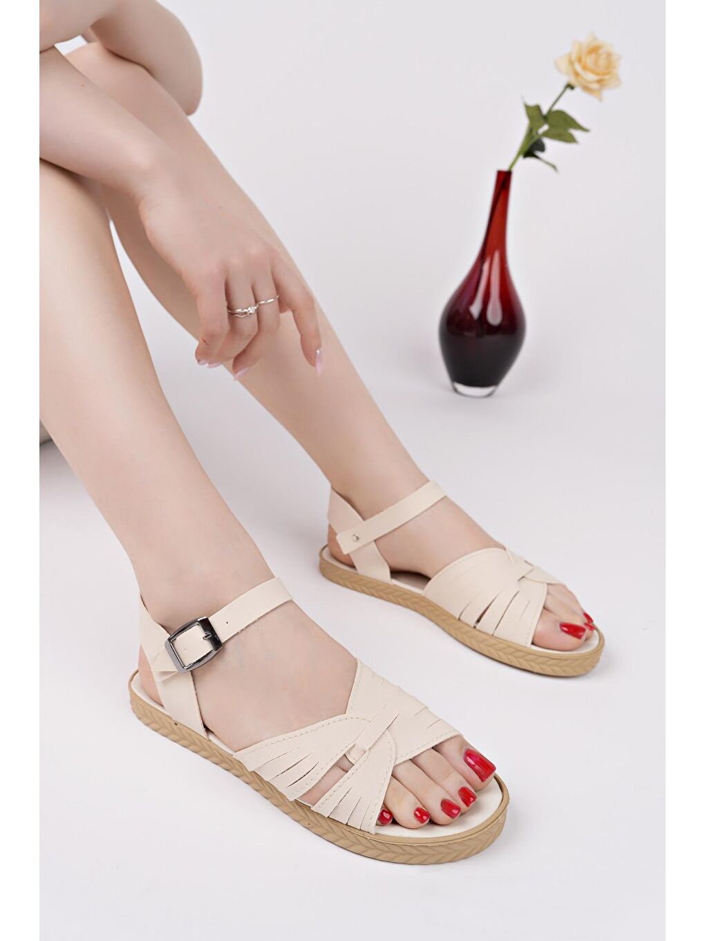 Ekru FARAH Kadın Sandalet Hafif Yazlık Ayakkabı Rahat Taban