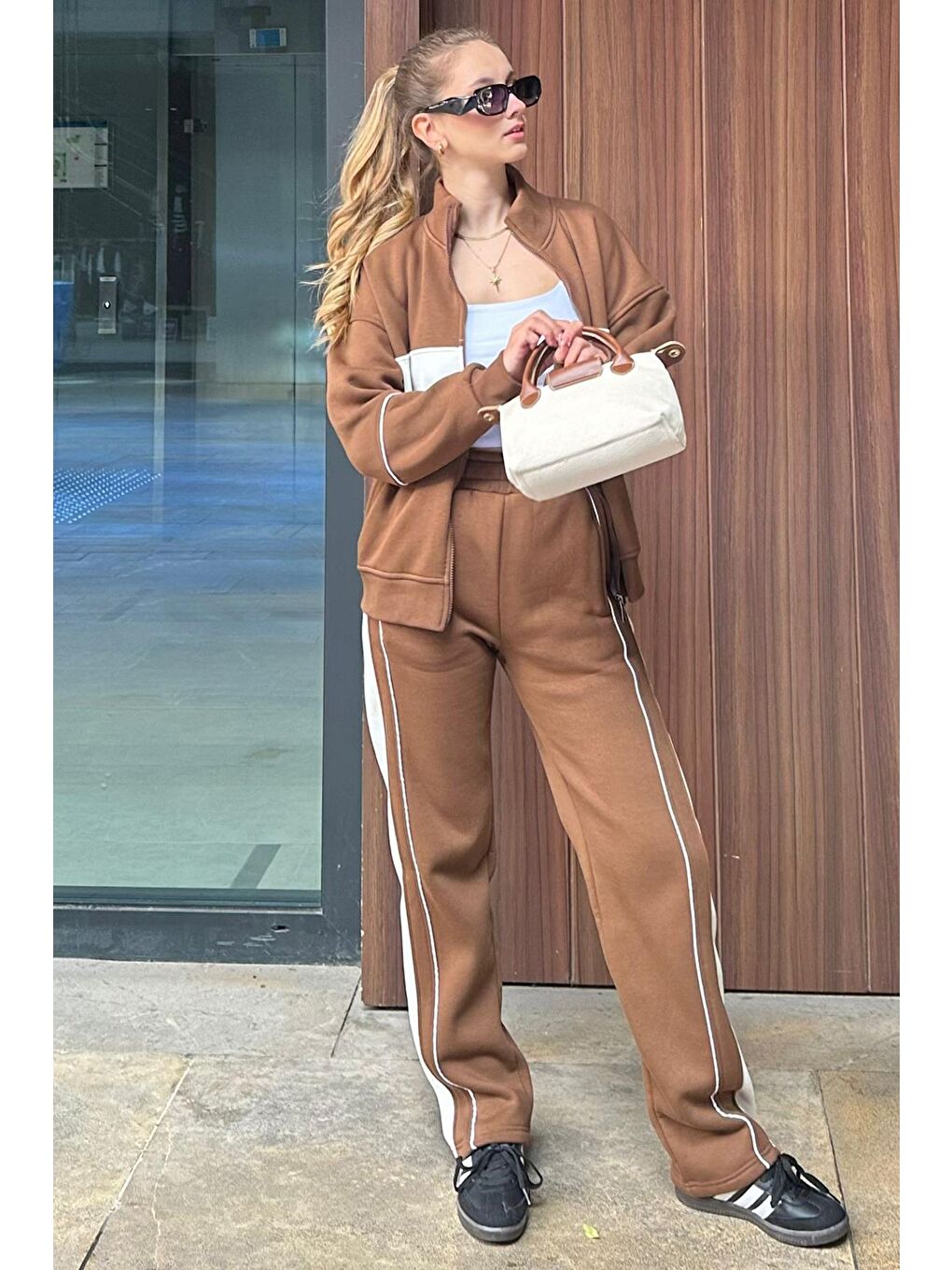 Kahverengi Dik Yaka Fermuarlı Şeritli Eşofman Takımı Mg2216-5